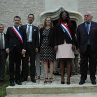 les officiels sur le nouveau parvis de la chapelle